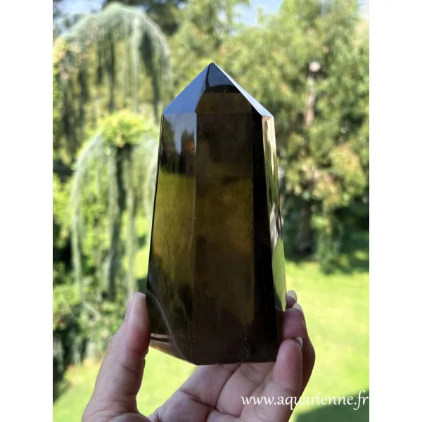 Grande pointe de Quartz fumé de Madagascar. Pierre de protection et d'ancrage. Pièce unique.
