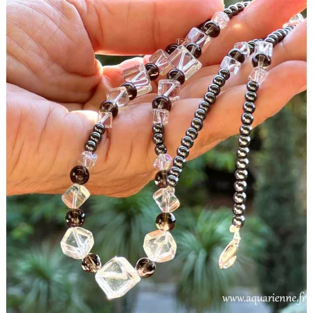 Bijou création unique collier Trésor d'Ancrage hématite, quartz fumé, cristal de roche. Fermoir Argent plaqué.