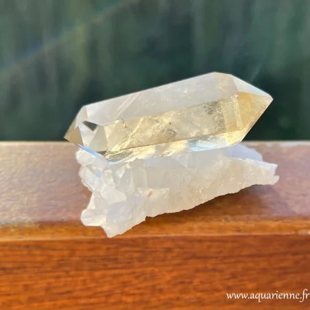Citrine naturelle biterminée de 32 g et 58 mm. Pierre solaire attire joie et prospérité. Pièce unique.