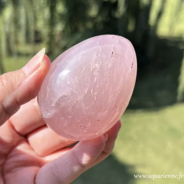 Quartz rose Madagascar – vue rapprochée des inclusions internes