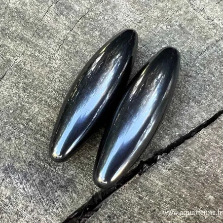 Hématite magnétique en forme de navette – power magnet 1300 gauss