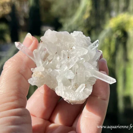 Éclat de lumière, druse de Cristal de roche de Madagascar de 95g. Pièce unique telle que sur les photos.