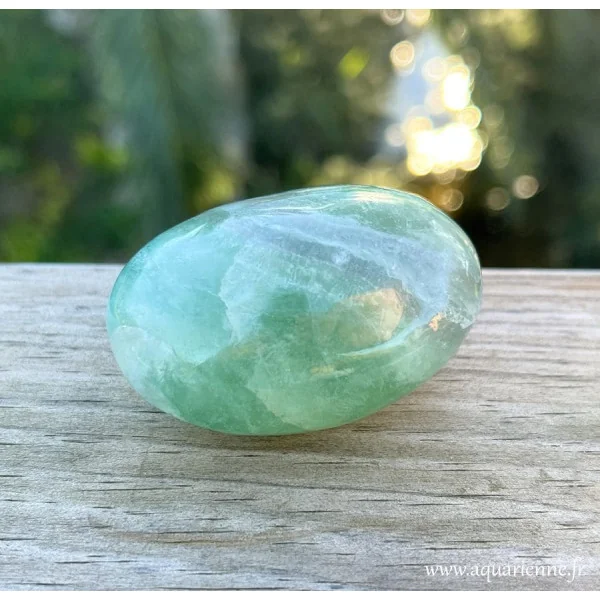 Fluorite verte naturelle Madagascar – galet lithothérapie - pièce unique.