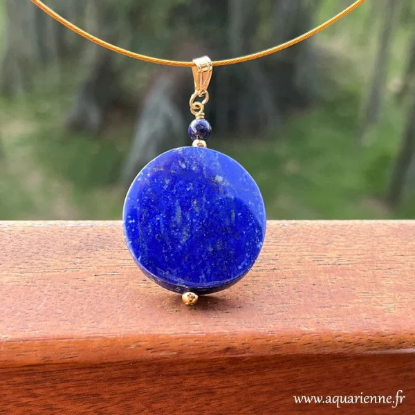 Pendentif "Ciel Étoilé" en Lapis Lazuli et Plaqué Or. Bijou création fait main, nombre limité.
