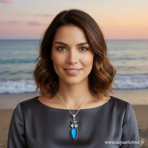 Portez ce pendentif argent 925, labradorite et pierre de lune et bénéficiez de ses énergies bienfaisantes.