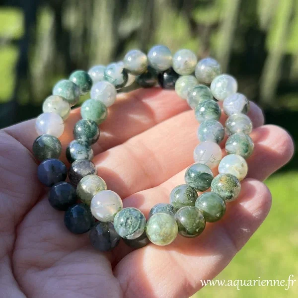 Texture et transparence des perles d’Agate Mousse qualité AA+. Bracelet agate mousse.