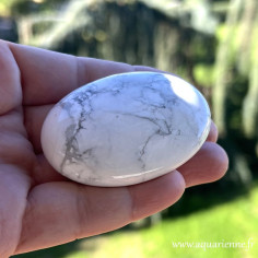 Galet Howlite 60 mm pierre naturelle lithothérapie. Apaiser l'esprit. Accueillir la sérénité.