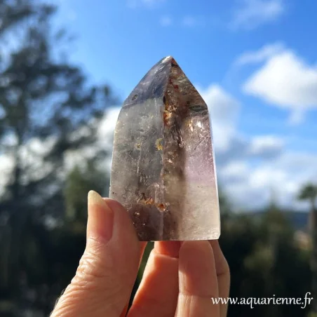 Pointe de Quartz Fumé à fantôme Améthyste de Madagascar. Une pièce authentique pour la méditation et l'ancrage.