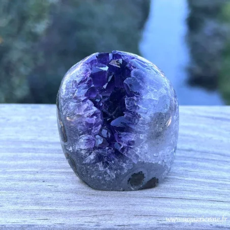 Améthyste Uruguay géode full body polie contours lissés