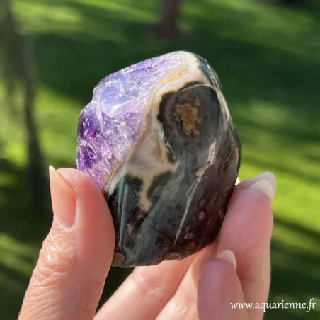 Améthyste naturelle Uruguay, qualité AAA, pièce unique full body dos poli.