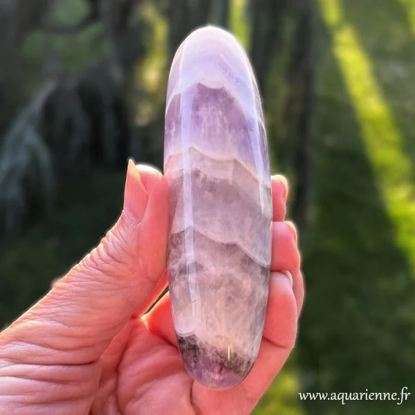 améthyste à chevrons baguette détail violet