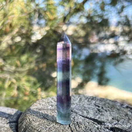 pointe fine de Fluorite rainbow qualité extra de 72 mm de hauteur