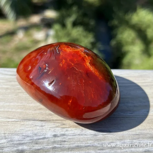 Galet poli de Cornaline naturelle de Madagascar pièce unique de 399 g et 9 cm pour lithothérapie et décoration énergétique