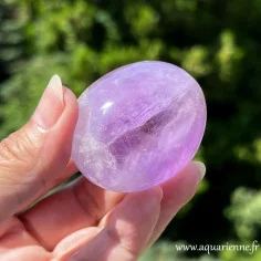 Améthyste de Madagascar galet poli 88 g – pierre violette naturelle