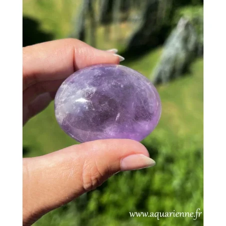 Galet d’Améthyste naturelle – cristal violet pour espace de méditation