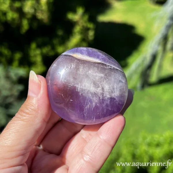 Galet d’Améthyste rubanée de Madagascar 140 g – pierre violette naturelle