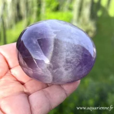 Galet poli main d'améthyste rubanée de Madagascar - 116g|68mm - pièce unique