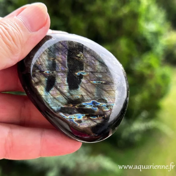 Labradorite de Madagascar – galet poli pièce unique Aquarienne
