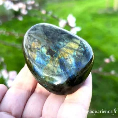 Galet de Labradorite de Madagascar poli à la main – pièce unique de 125g - reflets naturels