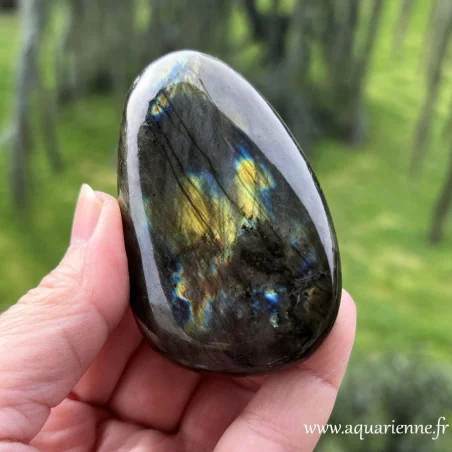 Labradorite de Madagascar – galet poli pièce unique Aquarienne