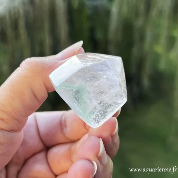Prisme quartz à fantômes fuchsite de Madagascar pièce unique