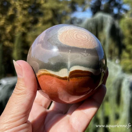 Sphère en Jaspe polychrome de Madagascar de 7,7 cm de diamètre - Pièce unique telle que sur les photos.