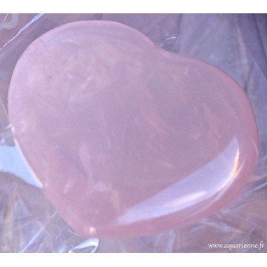 Cœur de Quartz Rose de 3 à 4 cm et de 20 à 30 g au choix. Pierre naturelle polie main.