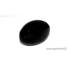 Gros Galet de Tourmaline noire de Madagascar de 145g et 67 mm, que vous pouvez acheter en ligne dès maintenant