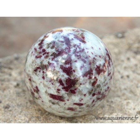 Sphère Tourmaline rose dans Quartz