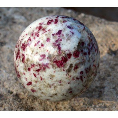 Sphère Tourmaline rose dans Quartz