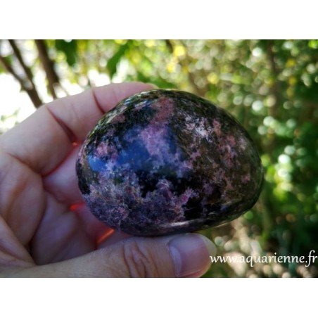 Galet Rhodonite pierre d'estime de soi sur Aquarienne.fr