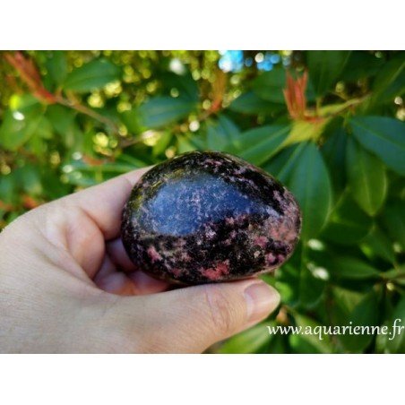 Galet Rhodonite pierre d'estime de soi sur Aquarienne.fr