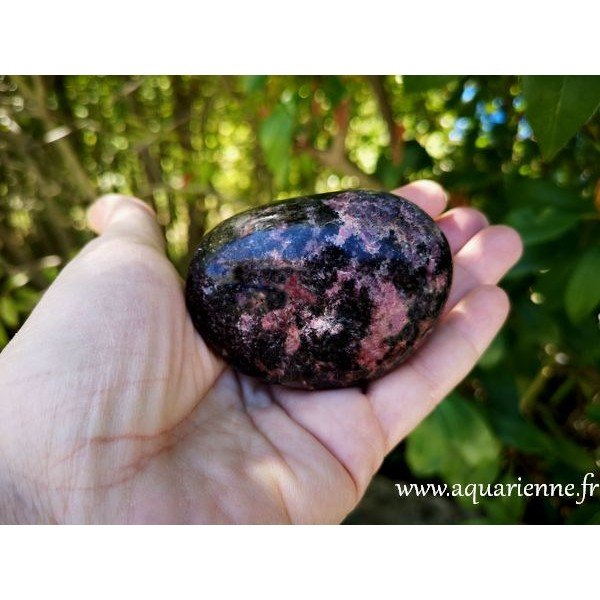 Galet Rhodonite pierre d'estime de soi sur Aquarienne.fr