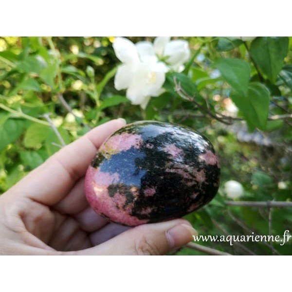Galet Rhodonite pierre d'estime de soi sur Aquarienne.fr