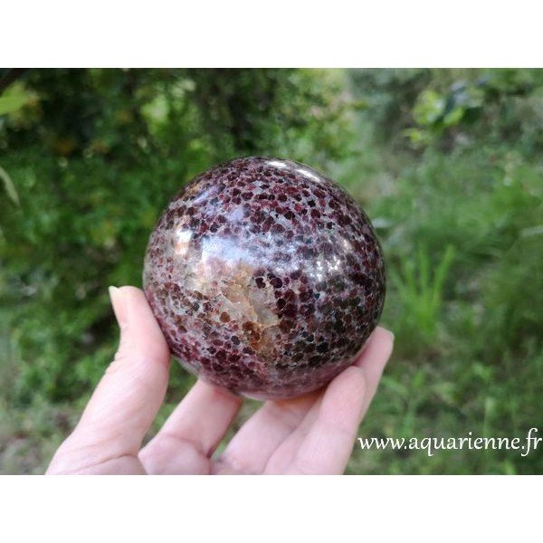 Sphère de Grenatite - roche rare - sur Boutique Aquarienne.fr