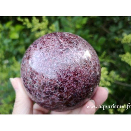 Superbe sphère de Grenatite de Madagascar
