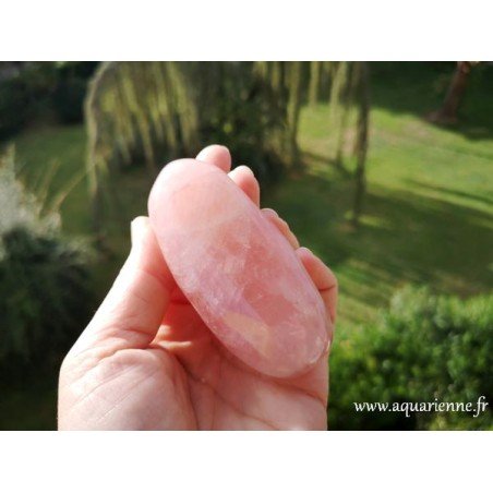 Quartz rose galet 8,8cm - pierre de l' Amour ≡ Aquarienne.fr