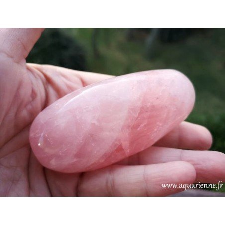 Quartz rose galet 8,8cm - pierre de l' Amour ≡ Aquarienne.fr
