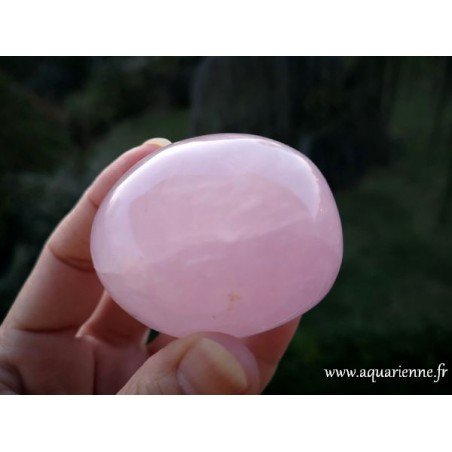 Quartz rose galet 5,7cm - Amour - Harmonie - Réconfort ≡ Aquarienne.fr