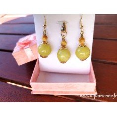 Parure bijoux pierres naturelles"Positiva". Pendentif et boucles d'oreilles serpentine, œil de tigre et plaqué or. Pièce unique.