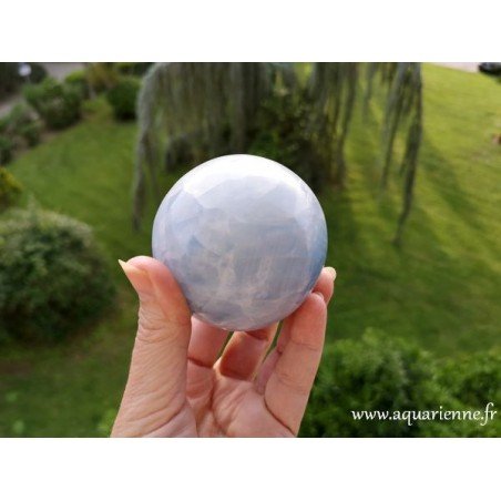 Calcite bleue de Madagascar · Sphère ø 7 cm