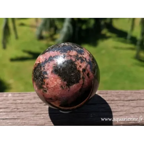 Rhodonite sphère polie ø 65 mm