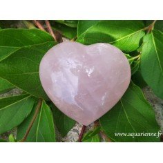 quartz rose taillé et poli en forme de cœur de 20 à 30 grammes au choix.