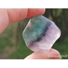 Fluorite arc-en-ciel, pierre roulée de 35 mm pesant 46 grammes. Pierre de structuration, la fluorite améliore la clarté mentale.