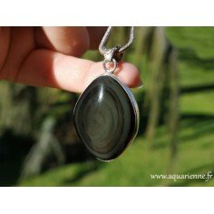 Pendentif Obsidienne Œil Céleste sur Argent 925 de 4,5 cm de haut avec sa bélière ciselée.