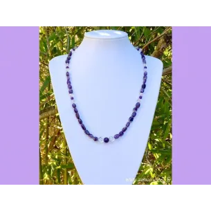 "Paisible", collier de 63 cm, composé de perles d'Améthyste et de Cristal de roche. Bijou Création, pièce unique.