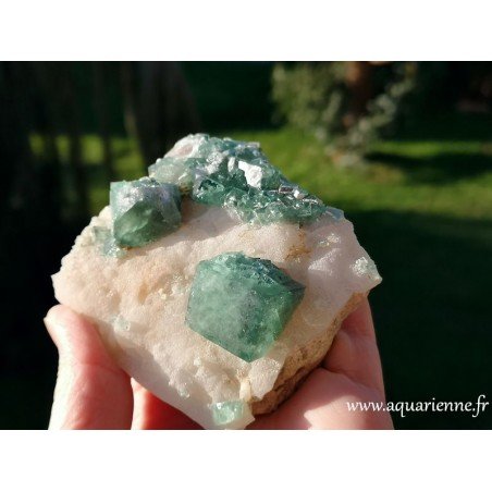 Fluorite verte brute de Madagascar, cristallisée sur roche-mère, plaque de 240 g que vous pouvez acheter dès maintenant