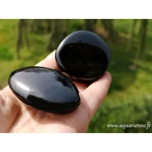 Tourmaline noire galet poli de 100 à 150 g - Protection ≡ Aquarienne.fr