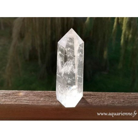 Quartz clair de Madagascar, grande pointe Isis de 13,8 cm. Pierre unique juste repolie, idée cadeau à offrir ou à s'offrir.