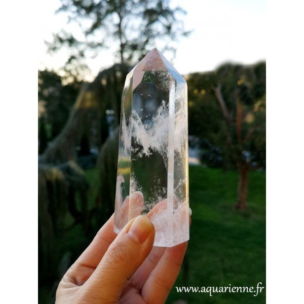 Pièce unique, grande et lumineuse pointe de Quartz Isis, apportant les énergies nourricières de la Mère.